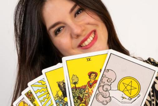 Angel: intu&#239;tief medium met empathie &amp; openheid, voor groei, inzicht en heldere antwoorden.